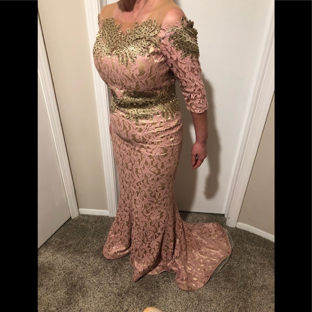 Beautiful Dress / Gown